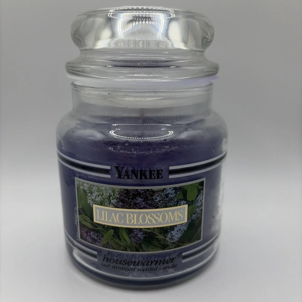 Yankee‎ Candle Lilac Blossom 14.5oz Medium Jar Candle Black Band USA